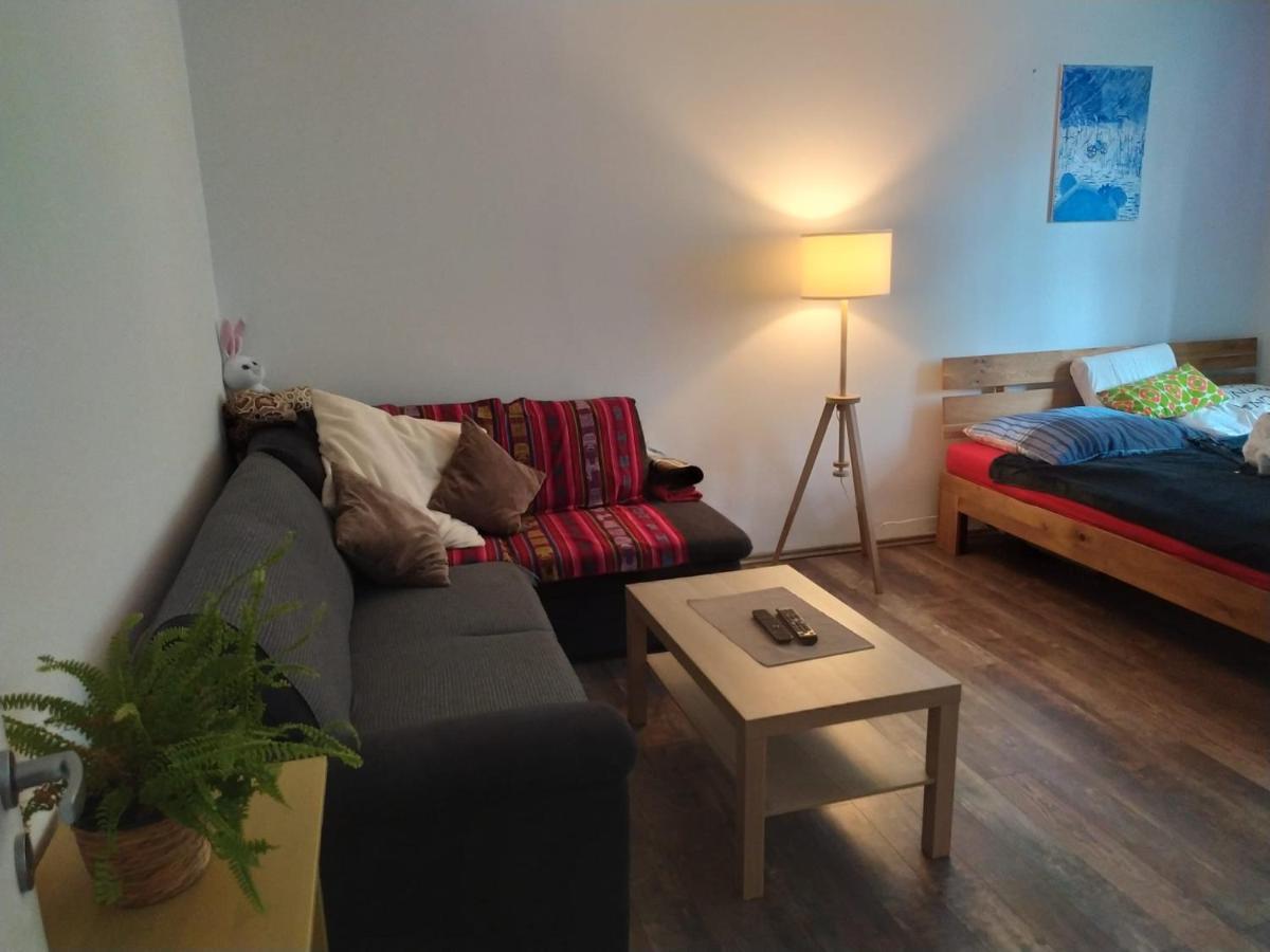 Pisqor Apartment - Self Check-In Bratislava Bagian luar foto