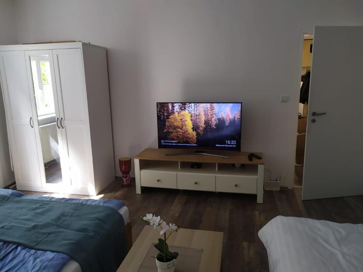 Pisqor Apartment - Self Check-In Bratislava Bagian luar foto