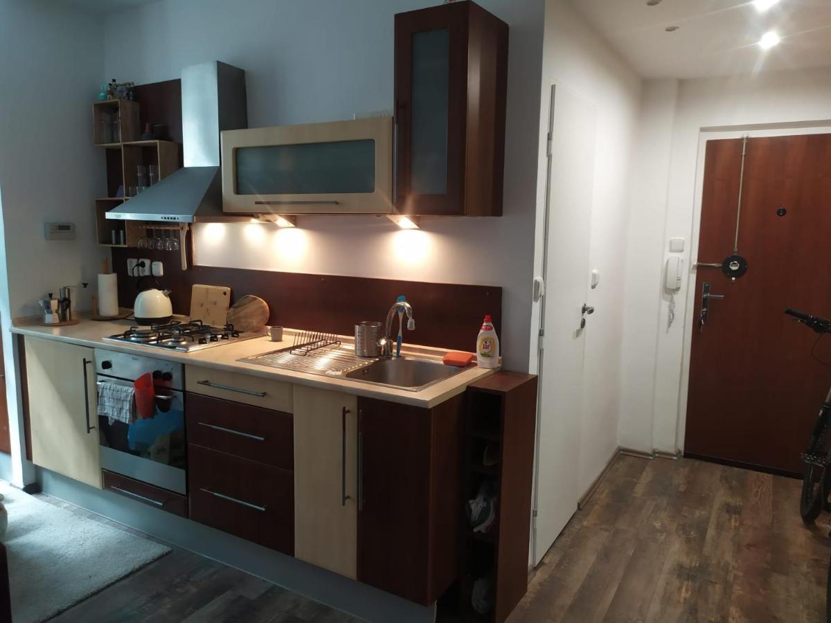 Pisqor Apartment - Self Check-In Bratislava Bagian luar foto