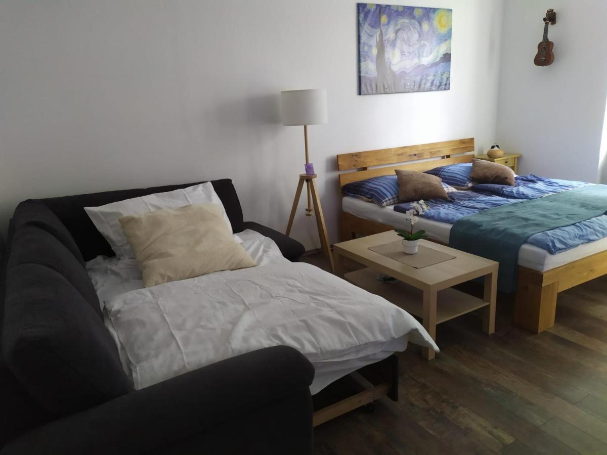 Pisqor Apartment - Self Check-In Bratislava Bagian luar foto