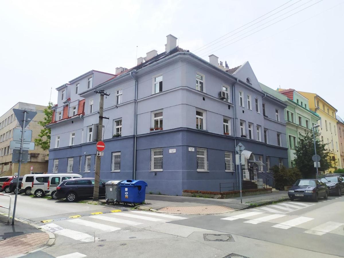 Pisqor Apartment - Self Check-In Bratislava Bagian luar foto