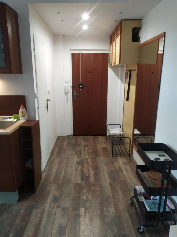Pisqor Apartment - Self Check-In Bratislava Bagian luar foto