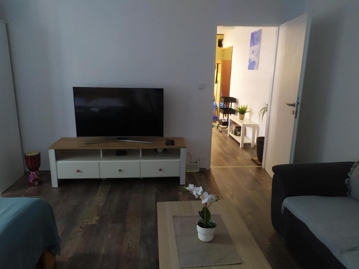 Pisqor Apartment - Self Check-In Bratislava Bagian luar foto